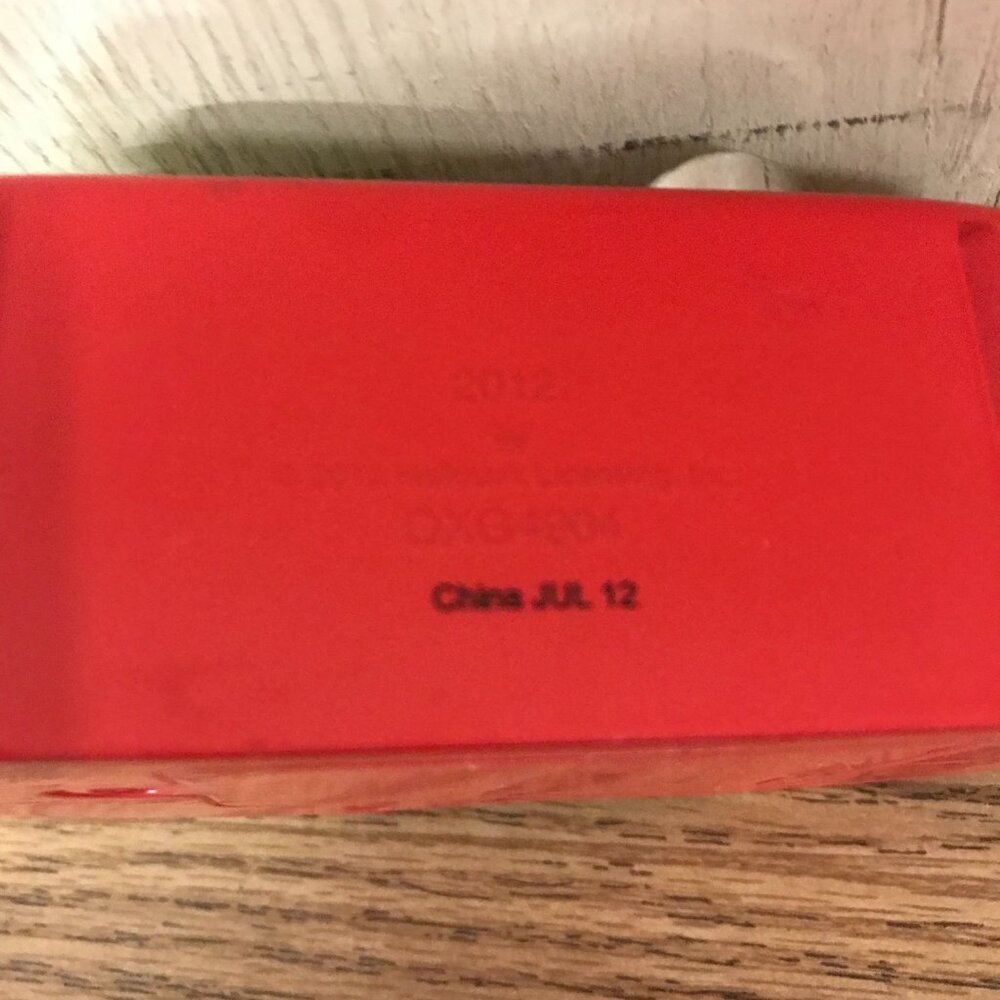 Hallmark Keepsake 2013 North Pole Countdown Radio with MP3 Player Red - Picture 6 of 6